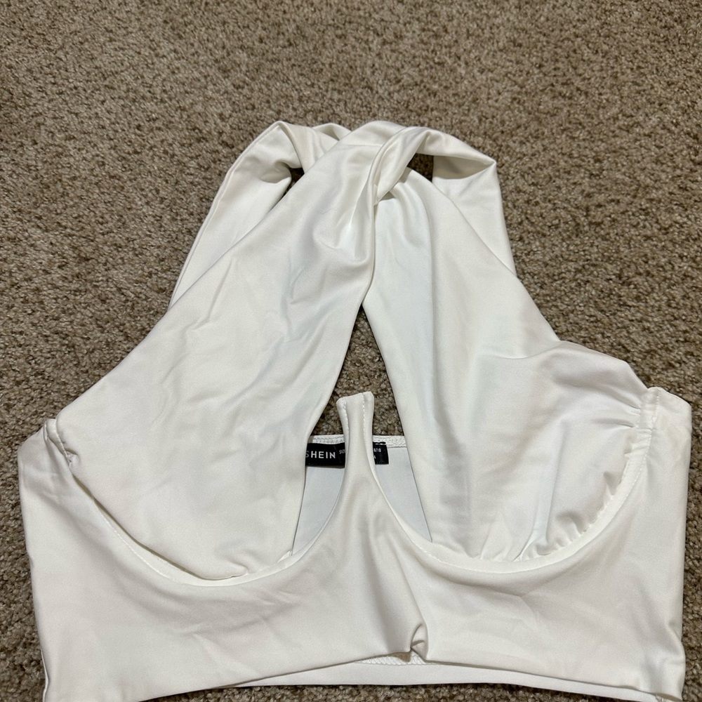 Large white cross crop tank top